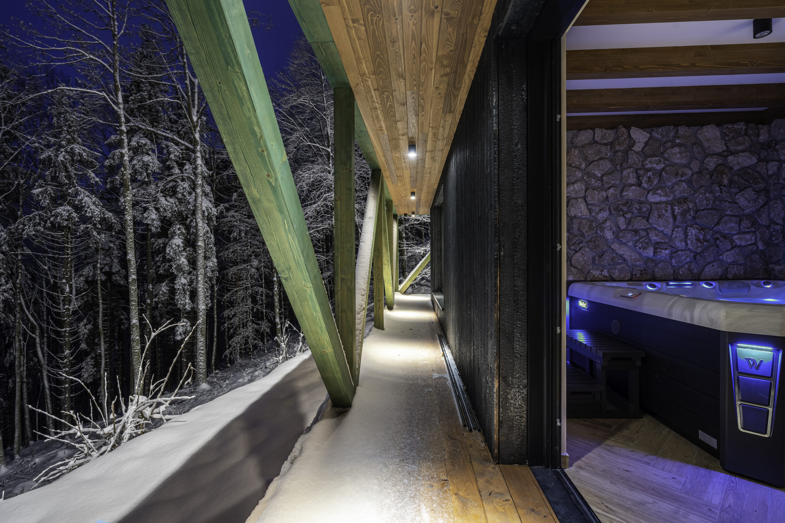 Wellness v zasneženom lese na chate Serenity Skalka